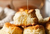 Fluffy Homemade Buttermilk Biscuits