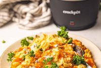 Creamy Slow Cooker Buffalo Chicken Mac & Cheese