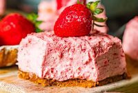 Delicious Strawberry Cheesecake Bars