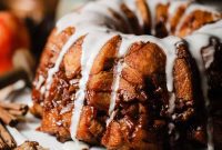 Caramel Apple Pull-Apart Bread