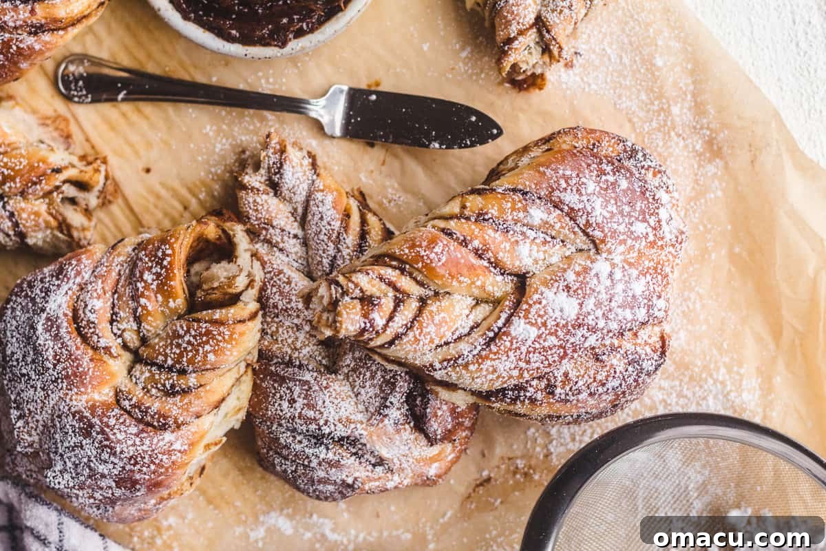 Freshly baked prune starbread ready to be served.