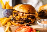 How to Make a Juicy Smash Burger with Classic Burger Sauce